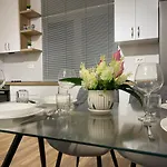 Wanderlust Apartment *